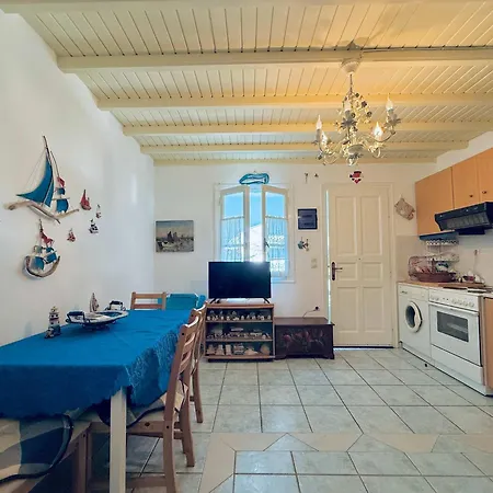Stylish 2 Bd Escape With Patio At 오르노스
